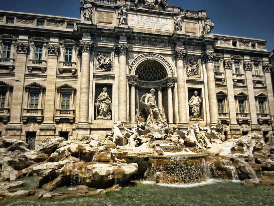 trevi-fountain-L.jpg